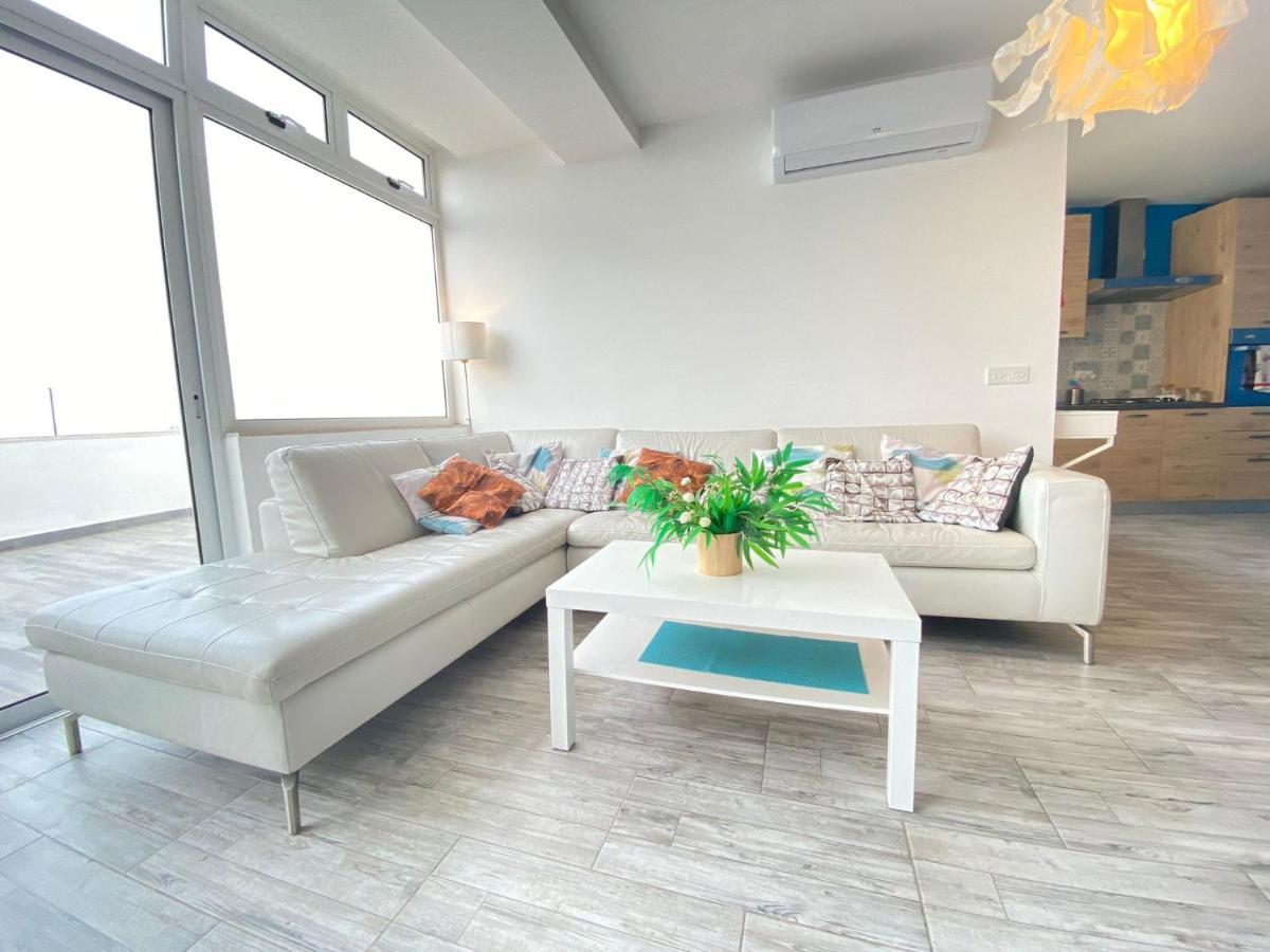 Penthouse "Maltese Scent" Apartment เมลลิฮา ภายนอก รูปภาพ