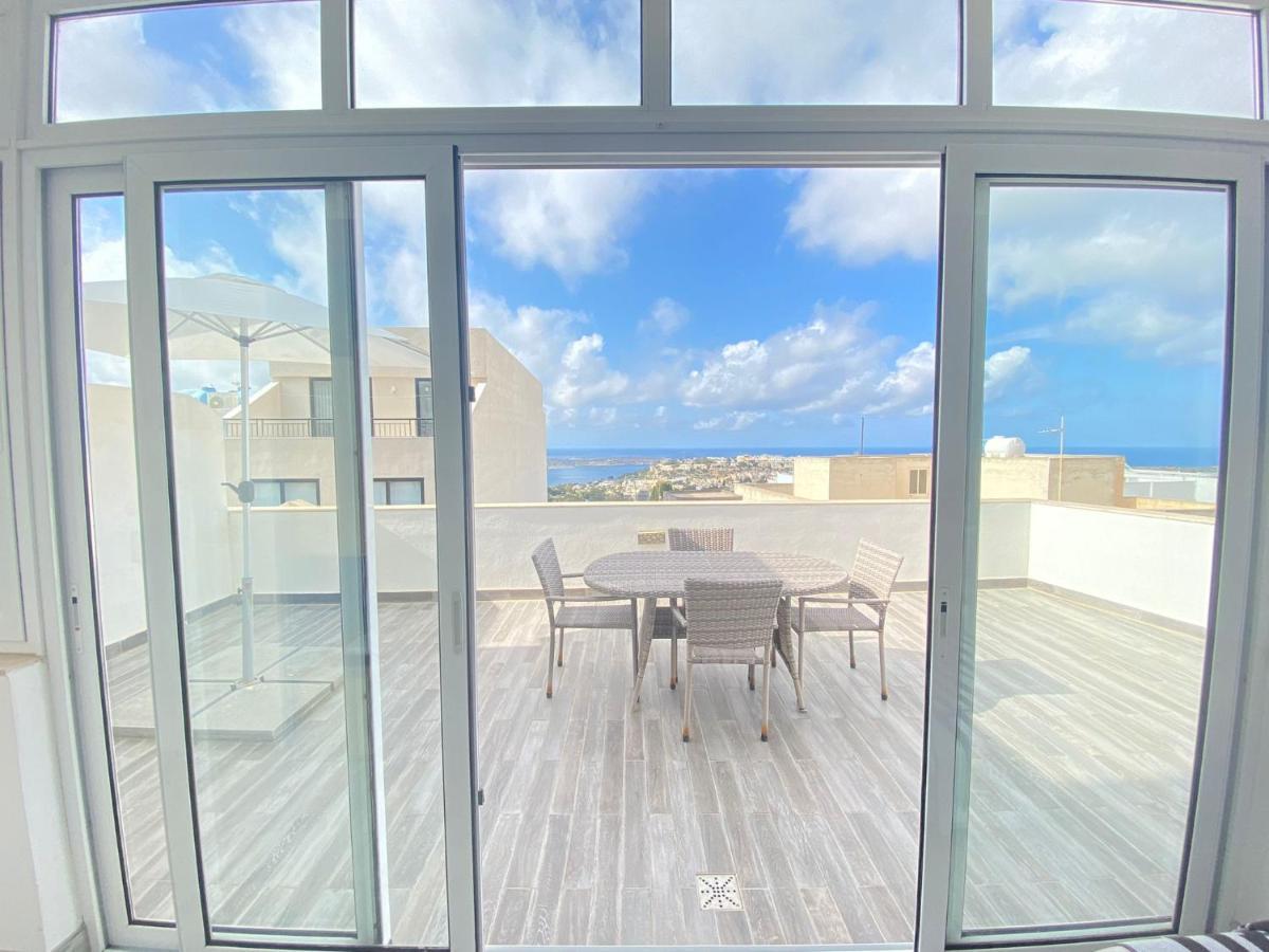 Penthouse "Maltese Scent" Apartment เมลลิฮา ภายนอก รูปภาพ