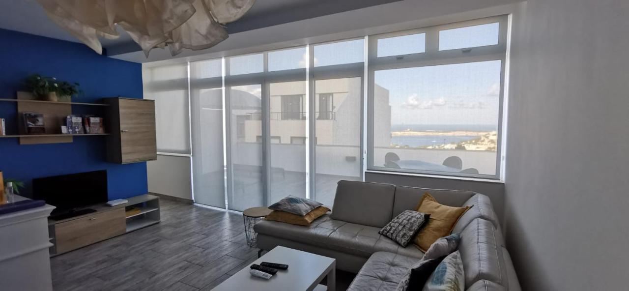 Penthouse "Maltese Scent" Apartment เมลลิฮา ภายนอก รูปภาพ